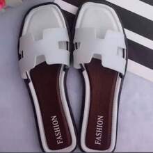 Sandales pour femmes à bout carré - mode polyvalente - semelle confortable - mules pour femmes, convenant à la marche, aux vacances d'été, aux occasions décontractées, sandales plates minimalistes pour femmes, design minimaliste, sandales plates romaines de plage