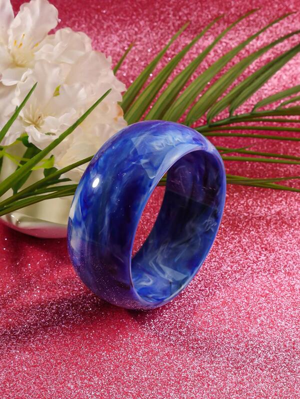 Bracelet rétro personnalisé de mode européenne et américaine, texture en résine large et ronde semi-transparente, bangle acrylique géométrique 3D exagéré avec variations de couleur, de texture et de profondeur (couleur, texture, profondeur, aléatoire)