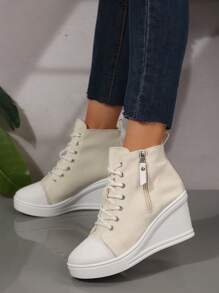 2025 Novo Tênis de Lona Branco de Plataforma Casual Tipo Cunha para Primavera/Outono, Sapatos Estudantis de Elevador Plano para Mulheres