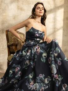 Faeriesty فستان سهرة رسمي مطبوع بالأزهار مع تجعيد أمامي وتعقيد خلفي وبدون أكتاف من طراز Faeriesty