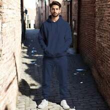 CONJUNTO DE SUDADERA CON CAPUCHA Y PANTALON TIPO JOGGER PARA HOMBRE CON BOLSAS CANGURO  TYS - Azul Marino - Ver 1