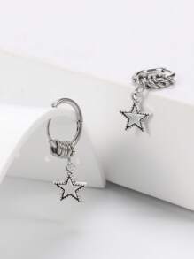 1 paire de boucles d'oreilles en acier inoxydable de style punk avec étoile argentée. Accessoires à la mode convenant pour le port quotidien des femmes