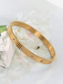 Brazalete estilo pulsera con flor chapado en oro de 18K de acero inoxidable, incrustado con circonita cúbica, impermeable, joyería de muñeca de estilo europeo y americano para mujer, adecuado para uso casual, boda, fiesta, regalo del Día de San Valentín
