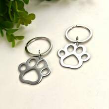 2pcs Cute Cat Claw Keychains, Simple & Fun Hollow Zinc Alloy Model Keychain, Stylish Couples Pendant Gift - Silver - View 5
