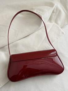 时尚简约休闲PU翻盖腋下包。适合购物、作钱包使用，是学生、年轻女性和职业女性的理想之选。完美适用于办公室、大学、工作、商务、通勤、户外活动、旅行和野餐。