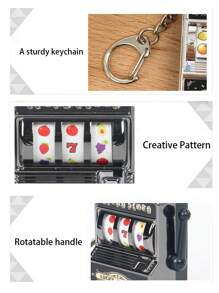 1 pièce Mini machine à sous drôle et mignonne porte-clés pendentif machine à sous avec rouleau tournant et porte-clés pour cadeaux de vacances, décorations de gâteau d'anniversaire, fournitures de fête, porte-clés de sac, pendentif de perle, petit cadeau, accessoires de voiture, breloques de sac à dos pour l'école