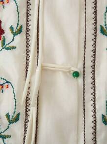 ZEVITY Sleeveless Flower & Leaf Embroidered Button Decor Chinese Style Shirt LS2556