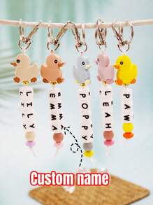 LICVIC Porte-clés personnalisé, pendentif animal de bande dessinée personnalisé, porte-clés en silicone canard personnalisé, porte-clés personnalisable avec lettres perlées, convient pour la Saint-Valentin, la Fête des Mères, la Fête des Enfants, les anniversaires, convient pour les clés DIY, les sacs d'école, les sacs à main, les décorations, convient pour elle/lui, la meilleure amie, le copain, le couple, le mari, la femme, le père, la mère, le collègue, la famille