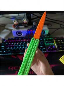 1 pieza Nuevo cuchillo de zanahoria que brilla en la oscuridad impreso en 3D - Modelo de plástico que brilla en la oscuridad impreso en 3D, regalo genial y presente que encarna el juego de la pareja del diablo, regalo para gatos, juego de niñas, juego de hombres, juego interactivo de fiesta, juguetes de viaje, juguetes de aula, juguetes antiestrés, mini artículos, juguetes de baño, artículos de papelería navideños, regalo de cumpleaños, regalo festivo, regalo perfecto