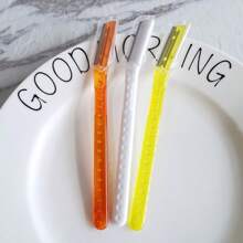 Pacote com 2 lâminas de barbear de cor aleatória, aparador de sobrancelhas com lâmina de aço inoxidável, ferramenta profissional para aparar sobrancelhas, modelador de sobrancelhas afiado, ferramenta para aparar sobrancelhas e maquiagem, tesoura portátil unissex para aparar sobrancelhas