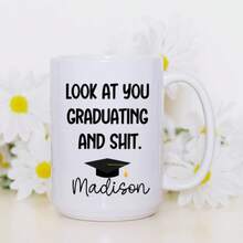 1 pieza Taza personalizada de 11 onzas para graduación, regalo para graduado, regalo de la clase de 2025, taza divertida de graduación, regalo para él, regalo para ella, graduado de 2025 - Blanco - Ver 3