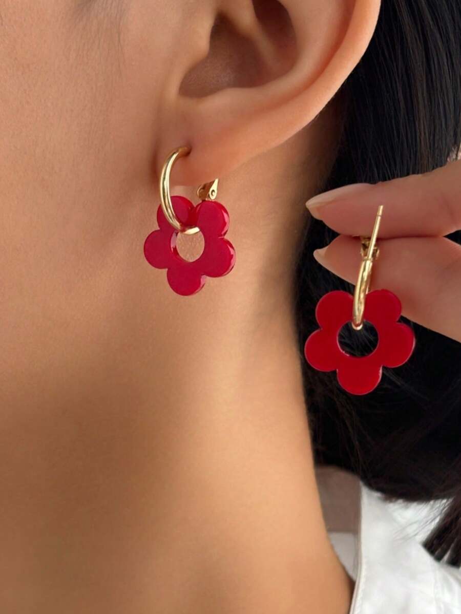 LADYCOCO 1 对时尚可爱红色亚克力五瓣吊坠耳环，适合女性，非常适合约会、派对和礼物，三叶草元素