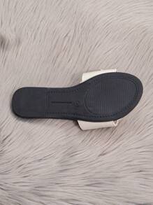 Sandalias planas de moda para mujer para primavera/verano, sandalias planas elegantes minimalistas negras, sandalias de estilo europeo, sandalias slip-on de mujer con detalle de lazo - Beige