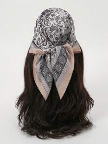 1条佩斯利花纹波西米亚风头巾，可作沙滩时尚围脖或连衣裙使用