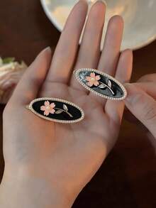 1 件复古仿珍珠滴油花金属发夹配饰女士、女士发饰、美发工具、美容配饰、女士卷发配饰、秋季、旅行、美发工具、女士配饰、发饰、秋季、头发、发饰、配饰、女士发饰、旅行、发饰、女士配饰、发饰、女士发饰、美发工具、发饰、东西、美容配饰 - 彩色 - 查看 1