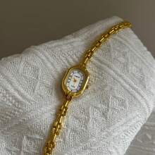Famous Brand Women Watch Thin Bracelet Watch Retro Small Gold Watch For Women Oval Dial Luxury Fashion Quartz Wristwatch