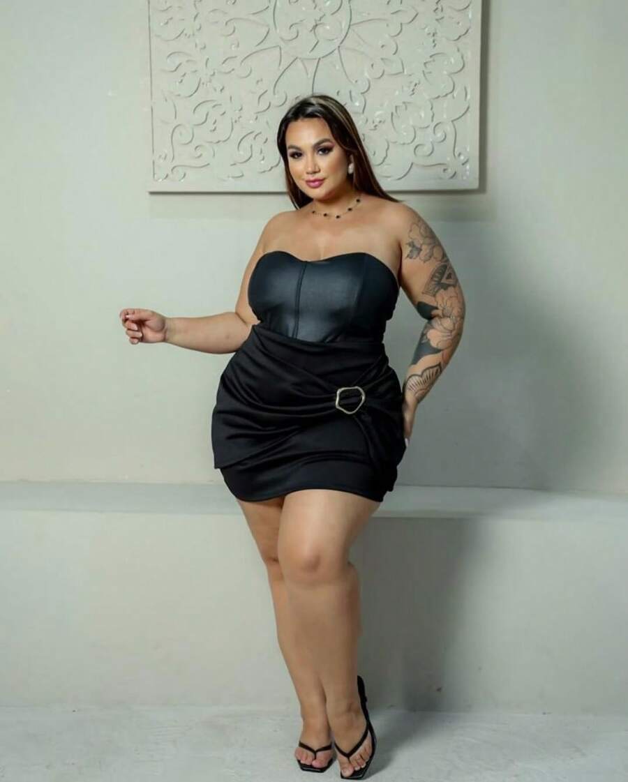 Short Skirt In Fake Leather Winter Fashion - Black - View 1