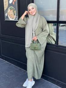 优雅绿色长款阿巴雅连衣裙，常规袖，带口袋和腰带，适合日常穿着，快速发货