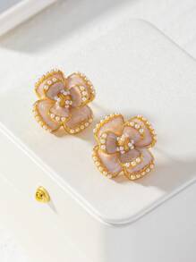 1 par de pendientes tipo botón con diseño delicado de gota de aceite rosa, flor de camelia y perla, adecuados para el uso diario de la mujer