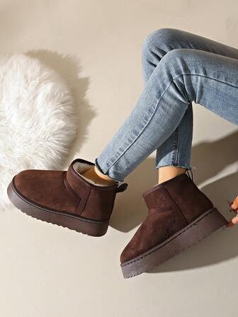 1 双男女款纯色户外休闲可爱舒适保暖冬季简约秋季办公室家居户外厚底雪地靴