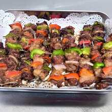 20 pièces/10 pièces/5 pièces Accessoires de friteuse à air, Mini brochettes universelles en acier inoxydable pour barbecue/bâtonnets de barbecue, Brochettes verticales en acier inoxydable pour barbecue, Grille verticale inclinée, Parfait pour la maison, l'extérieur, les fêtes, Noël et autres fêtes, vaisselle pour anniversaire