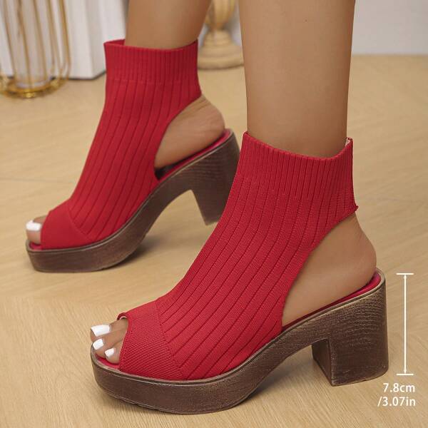 2025 neue offene Zehenpartie, dicke Plateausohle, Keilabsatz, halblange gestrickte Socken, Frühlings-/Sommer-Sandalen