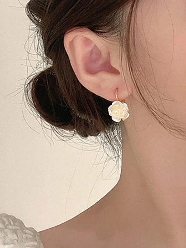 1 Pair Rose Flower Earrings For Women, White Floral Girl Earrings, Elegant Minimalist Fashion Jewelry For Ladies, Camellia Ear Studs, Suitable For Dates, Casual, Parties, And Daily Wear