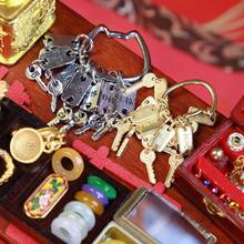 1 套迷你娃娃屋中国风场景嫁妆模型，房东和女房东人物模型，第二代钥匙配件