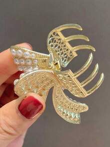 1pc Simple Fashionable Golden Butterfly Faux Pearl Hair Claw Claw Clips Hair Clips Hair Jaw Clip Hair Clamps Hair Clutch Hair Catcher Clip Fall Winter Hair Accessories For Women Bows For Vacation Outfits Woman - Gold - View 3