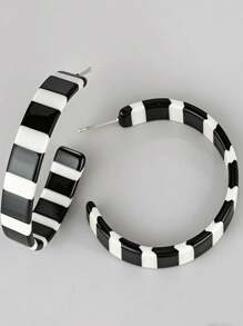 1 Pair Casual Women C-Shaped Hoop Earrings, Black And White Zebra Stripe Acrylic, Fashionable Jewelry For Party And Everyday