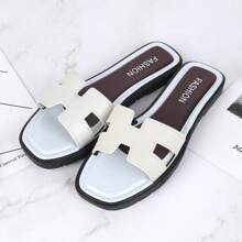 Sandales pour femmes à bout carré - mode polyvalente - semelle confortable - mules pour femmes, convenant à la marche, aux vacances d'été, aux occasions décontractées, sandales plates minimalistes pour femmes, design minimaliste, sandales plates romaines de plage
