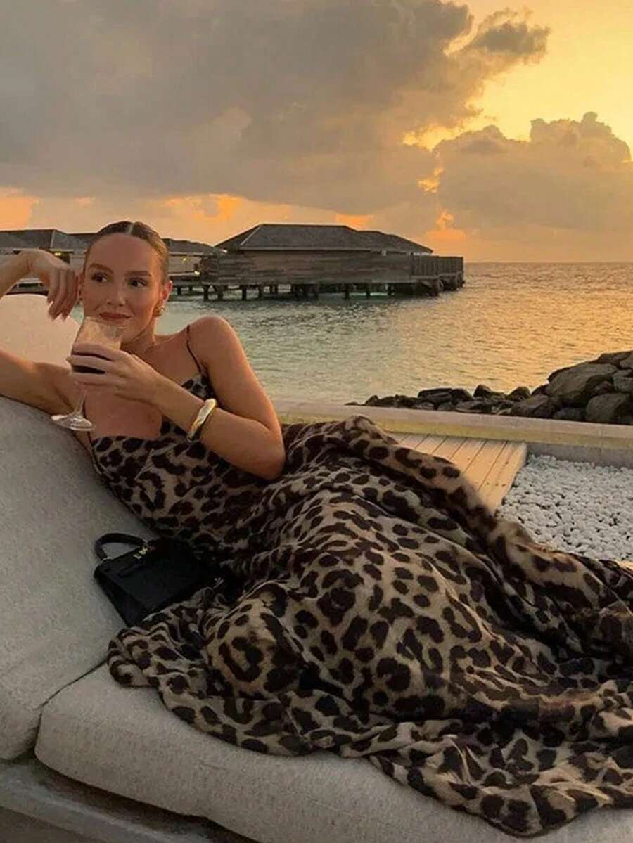 1 件豹纹全印花优雅荷叶边下摆连衣裙，休闲海滩派对装，轻质梭织面料，春夏季 - 彩色 - 查看 1