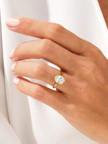 1枚S925纯银椭圆形立方氧化锆戒指，优雅精致，适合女性作为订婚戒指、结婚戒指、周年纪念戒指或生日礼物。 - 橢圓單鑽戒指 - 查看 5