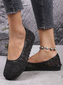 Chaussures plates carrées en style bohème chinois pour femmes, avec broderie, dentelle ajourée et patchwork. Convient pour l'extérieur au printemps, en été, en automne et en hiver