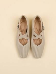 女式方头针织材质透气交叉带可调节扣纯色休闲隐形坡跟运动鞋，适合娇小身材，四季穿着