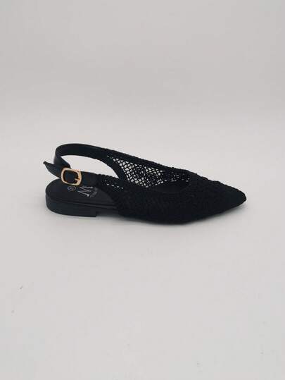 Sandały typu slingback ze spiczastym noskiem i sztywnymi wzorami z siateczki