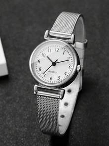 2 pezzi/set Orologio da polso al quarzo con quadrante minimalista classico e cinturino a griglia per donna + braccialetto decorato a forma di cuore (scatola dell'orologio non inclusa) - Argento - Visualizzare 7