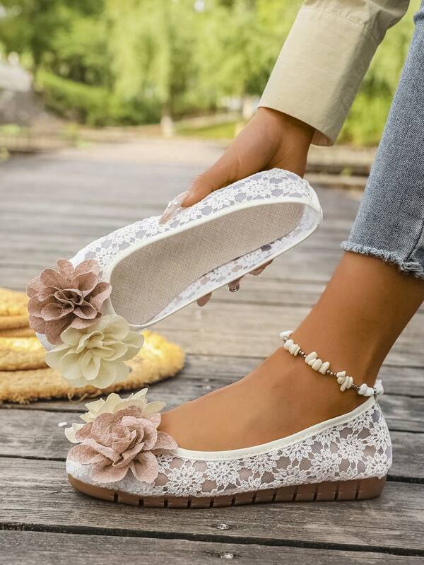 2025 New Round Toe Rose Decor Mary Jane Flats, French Retro Versatile Slip-On Low Heel Shoes For Women