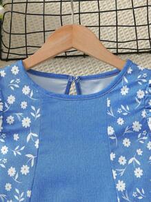Vestido de verano para niña con estilo rústico, versátil, con estampado de denim falso, cuello redondo, mangas con volantes y parches