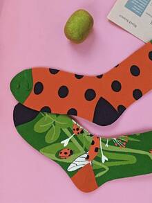 不对称瓢虫和波尔卡圆点设计，透气柔软的中筒袜，色彩鲜艳，适合休闲和正式服装，可爱的袜子，百搭的鞋类，俏皮的设计，舒适的穿着，时尚爱好者，秋季 - 彩色 - 查看 6