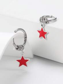 1 paire de boucles d'oreilles en acier inoxydable de style punk avec étoile argentée. Accessoires à la mode convenant pour le port quotidien des femmes