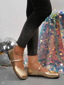 女士简约扣饰芭蕾平底鞋，时尚优雅的玛丽珍鞋，适合春秋冬四季。橡胶鞋底柔软耐用，提升足部舒适度。适合搭配工装、学生制服、休闲装、旅行装、优雅装扮。经典柔软舒适，体验非凡 - 金色 - 查看 8