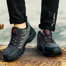 Zapatos de trabajo negros antideslizantes y resistentes al desgaste para hombre, tenis casuales cómodos y transpirables, antideslizantes y resistentes al desgaste, adecuados para el trabajo, el trabajo y el montañismo.