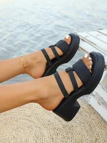 2025 New Korean Style Thick Sole Criss-Cross Strap Open Toe Women Sandals, Two-Ways Wear Backstrap Summer Beige Comfortable Waterproof Platform Beach Casual Shoes