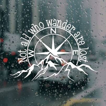 并非所有漫游者都迷失了方向 乙烯基汽车贴纸 | 户外防水山峰指南针贴纸，适用于汽车、卡车、笔记本电脑、水杯、房车、露营拖车、大篷车，白色