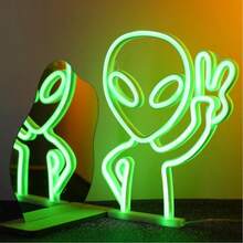 Kaufen Sie 1 Stück Grüner Alien Neonlichtschild, 11,3x8,7x0,7 Zoll/28,8x22,2x1,8 cm, LED Dekorationslampe, batterie- oder USB-betrieben. Grüner Alien Neonschild Deko, Neonlichtschild für Zimmer, Wanddekoration, Spielezimmer, Teenagerzimmer, Schlafzimmer, Zuhause, Party