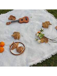 1pc Portable Thick Picnic Blanket, White Camping Mat, Beach Towel, Comfortable Cozy Sofa Throw, Outdoor Garden Tent Pad, Waterproof & Warm, Home Decor, Photography, Anti-Tear, Versatile Blanket/Tablecloth/Wall Hanging - White - View 4