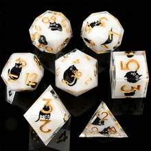 7 件套骰子套装，含树脂多面骰子，饰有小猫贴纸，适用于角色扮演游戏和桌面游戏、龙与地下城骰子，是感恩节和圣诞节的理想礼物
