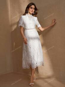 Elegant Back Zipper Round Neck Splicing Floral Lace Slim Fit Luxurious Midi Dress For Women