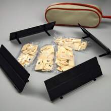 Gra w kostkę Rummy z 4 podstawkami, zestaw podróżny do gry w kostkę 106 elementów z walizką, klasyczna gra planszowa dla rodziny, cyfrowe karty do gry dla dorosłych, karty do gry na imprezę, zabawki do gier planszowych